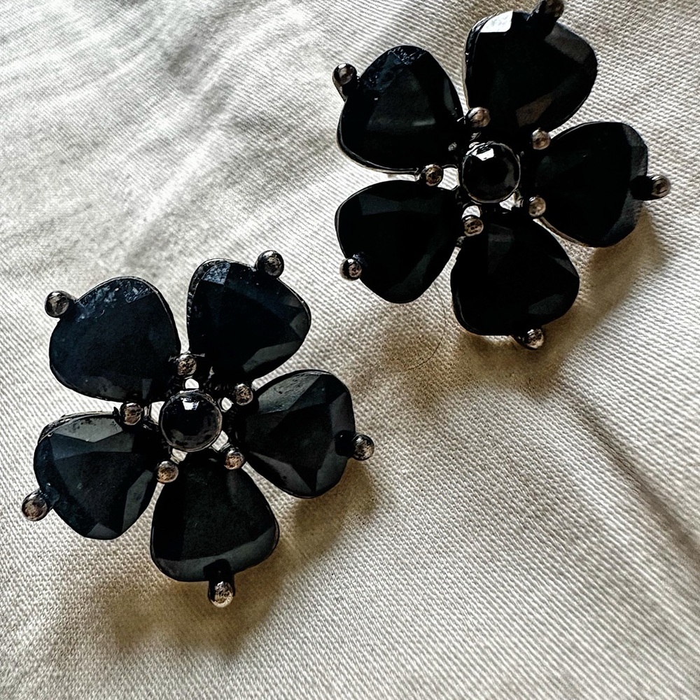 Monet Vintage Faceted Black Floral Earrings